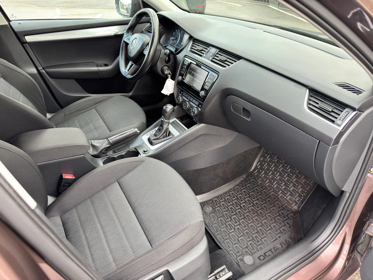 Skoda Octavia 1.6 AT (110 л.с.)