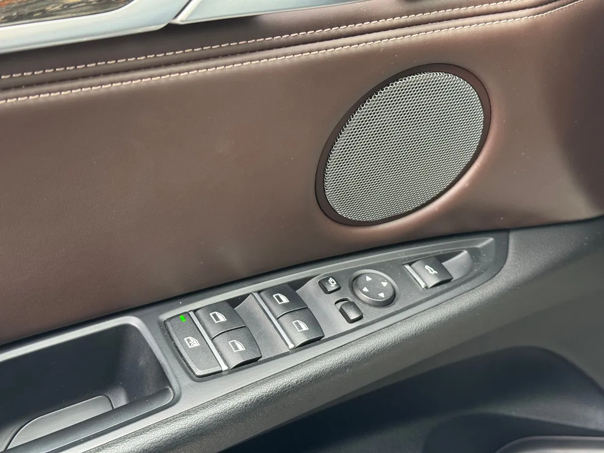 BMW X5 xDriveM50d Steptronic (381 л.с.)