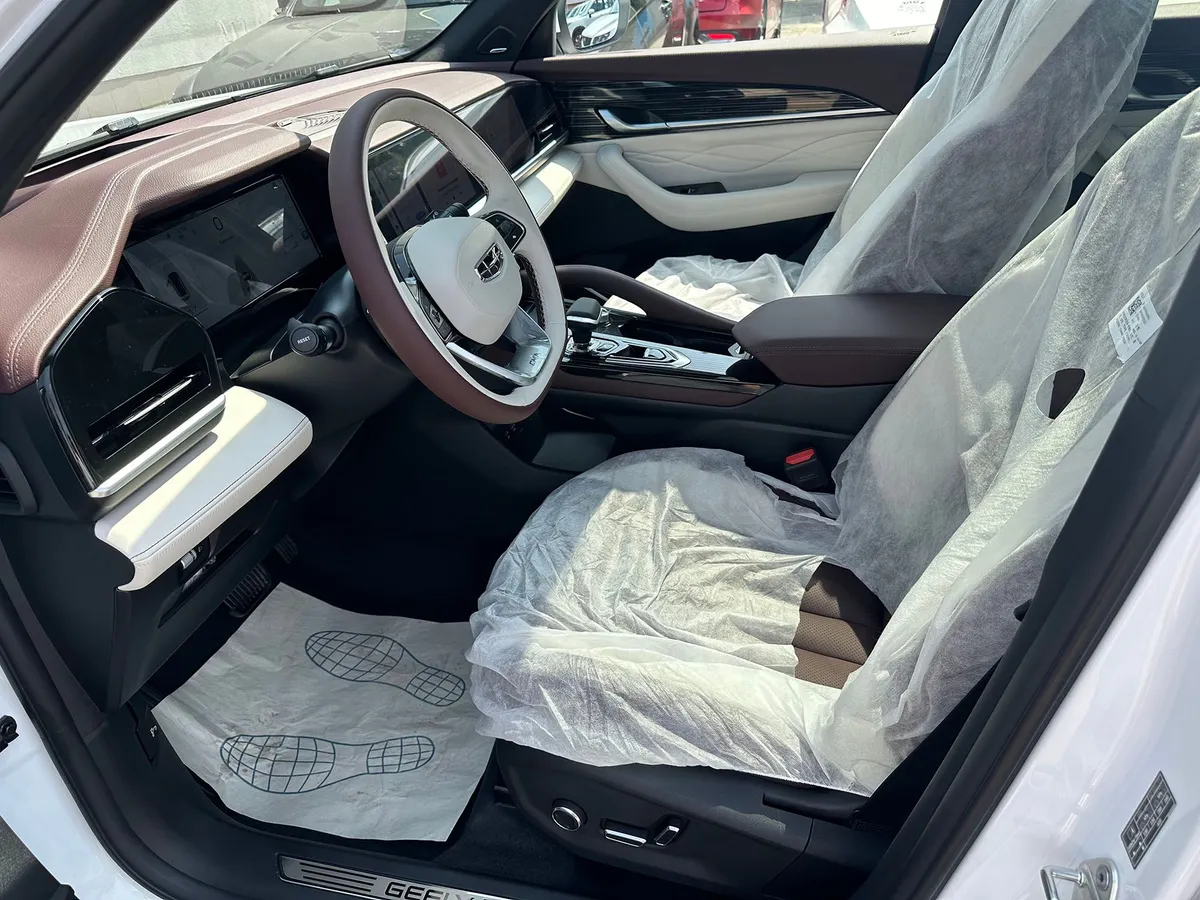 Geely Monjaro 2.0 AT 4WD (238 л.с.)