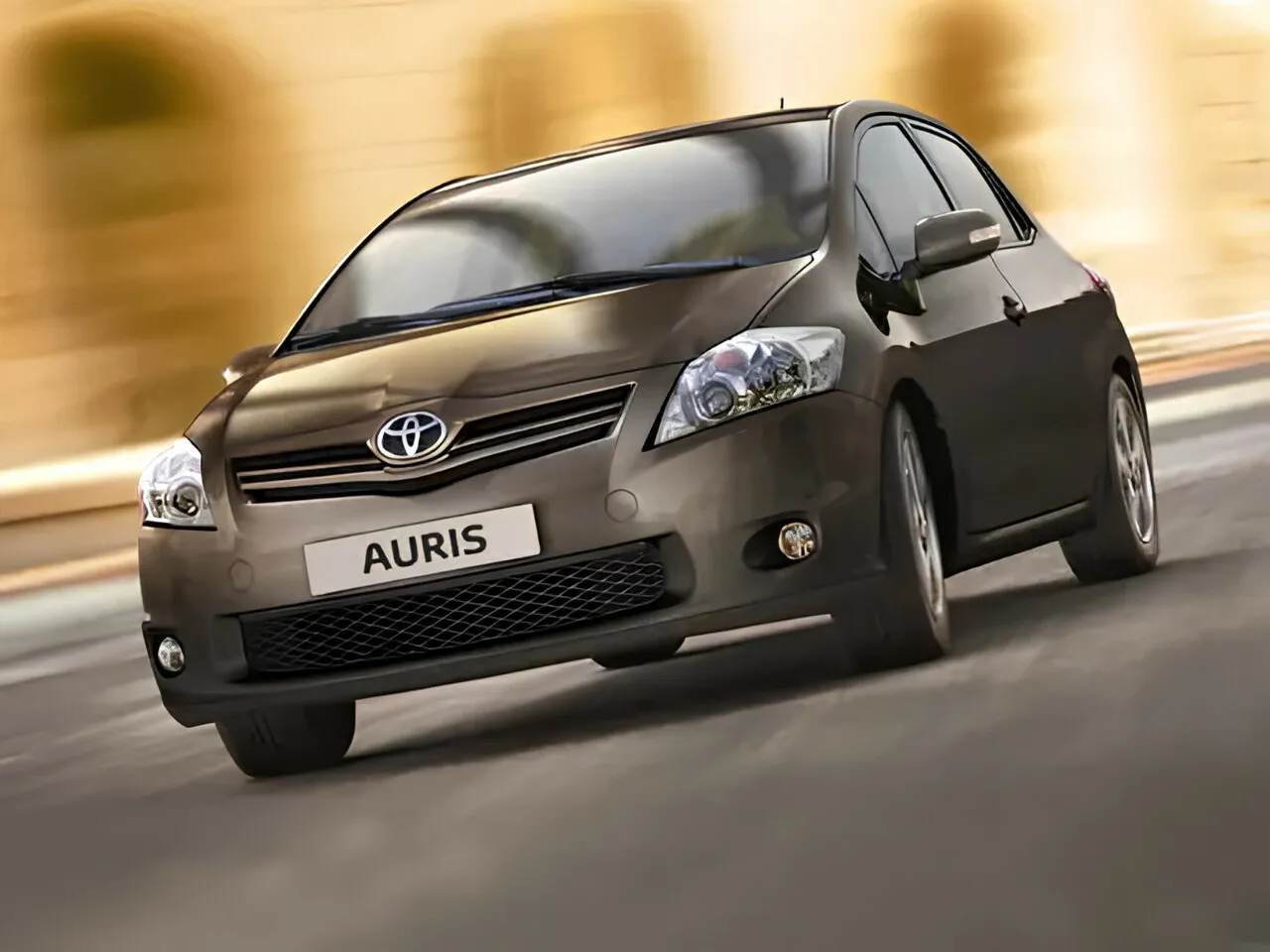 Toyota Auris 1.3 MT FWD (99 л.с.)