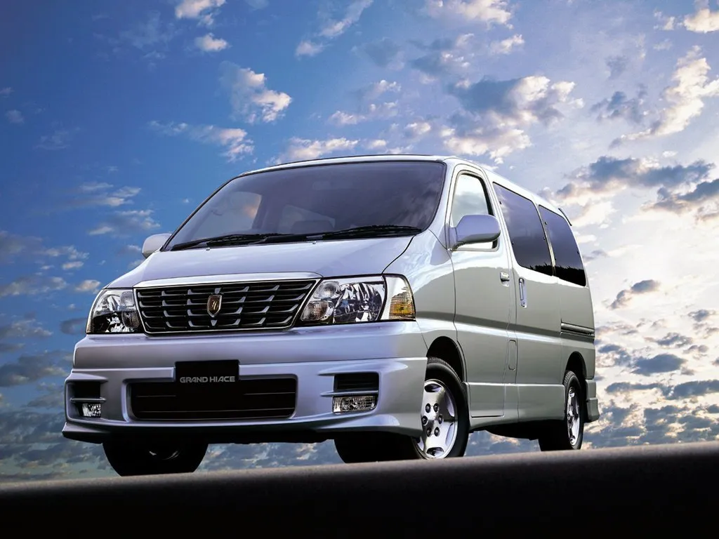 Toyota Grand HiAce 3.4 AT RWD (180 л.с.)
