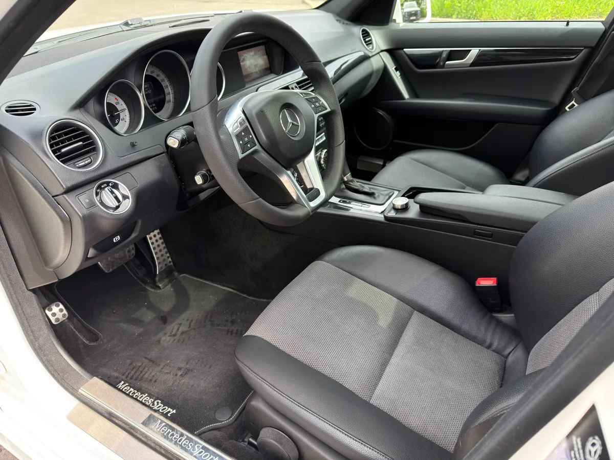 Mercedes-Benz C-Класс C 180 7G-Tronic Plus (156 л.с.)