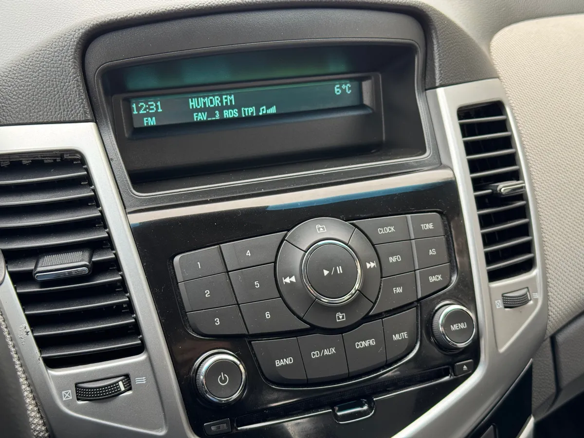 Chevrolet Cruze 1.8 AT (141 л.с.)