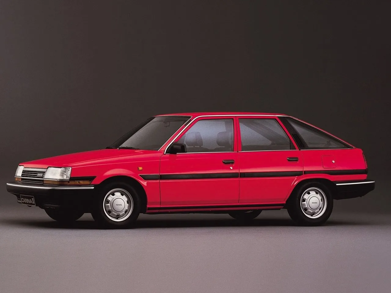 Toyota Carina 1.6 AT FWD (84 л.с.)