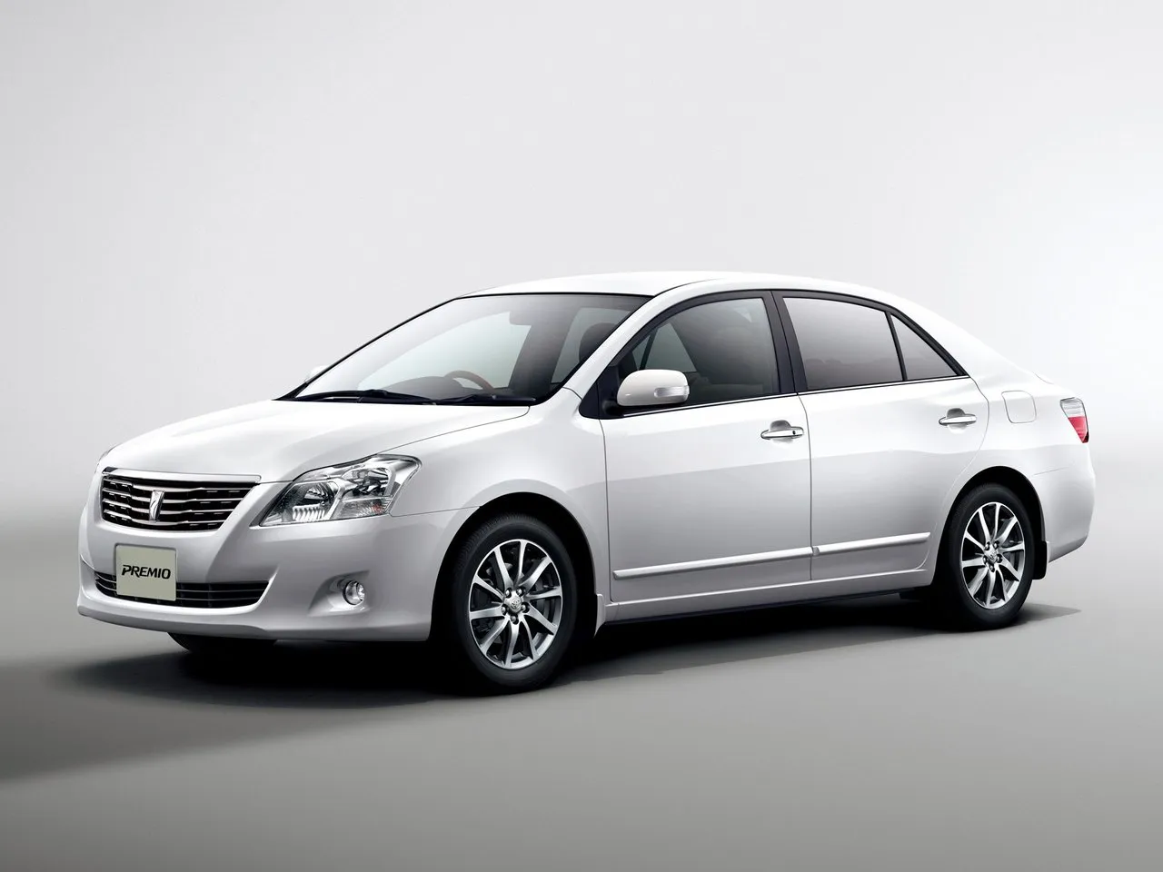 Toyota Premio 1.8 CVT 4WD (125 л.с.)