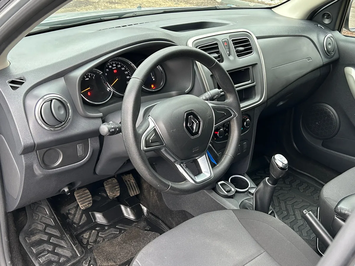 Renault Logan 1.6 MT (82 л.с.)