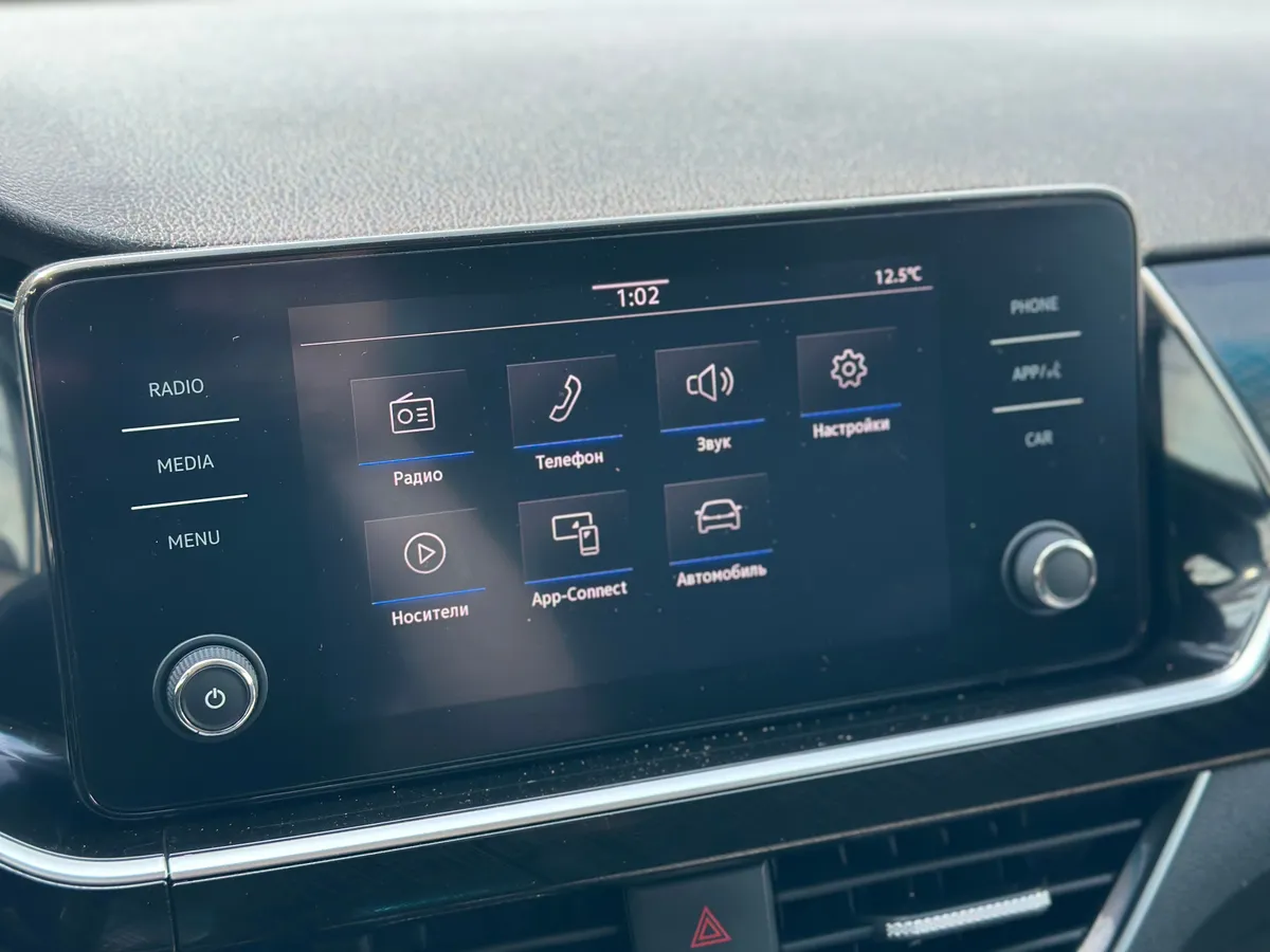 Volkswagen Polo 1.4 AMT (125 л.с.)
