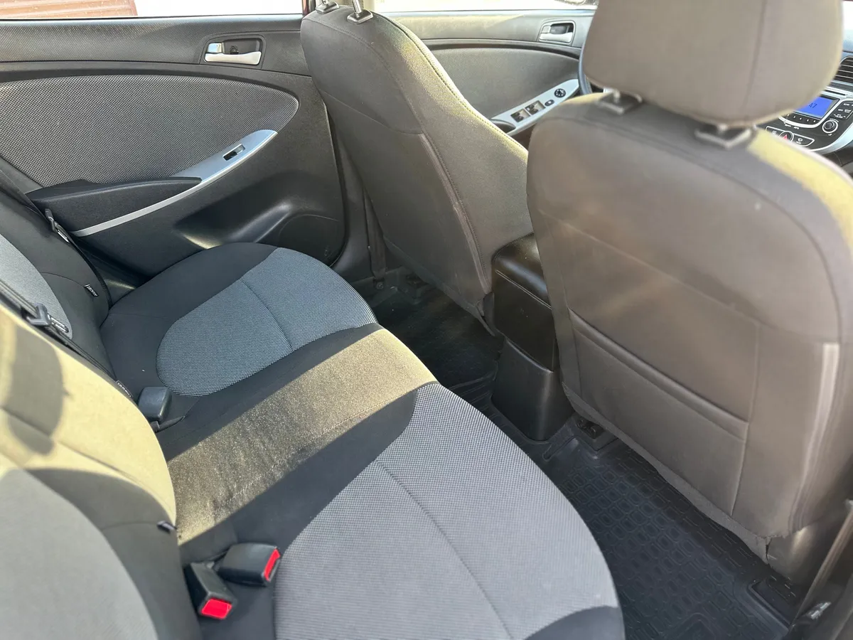 Hyundai Solaris 1.6 MT (123 л.с.), 2011 — фото 16