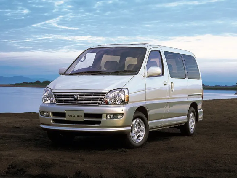 Toyota Regius 3 MT RWD (140 л.с.)