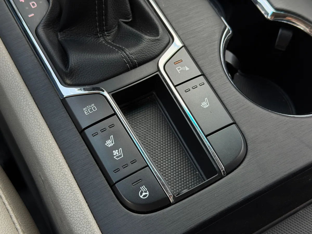 Kia Carnival 2.2 AT (202 л.с.)