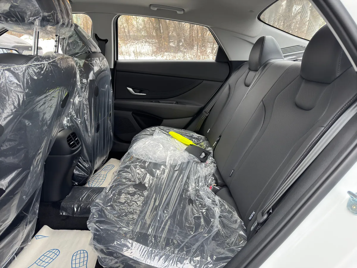 Hyundai Elantra 1.5 CVT (115 л.с.)