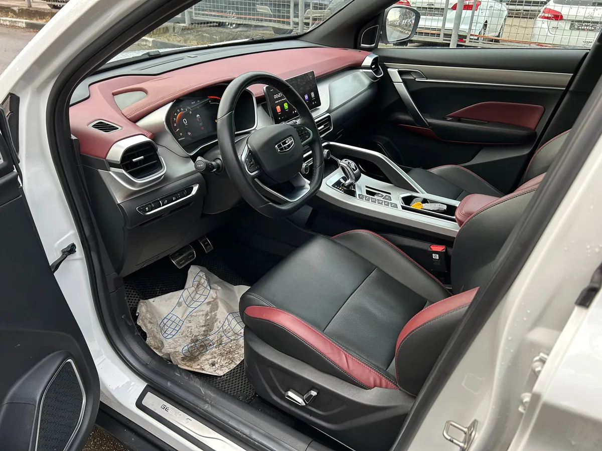 Geely Coolray 1.5 (150 л.с.) бензин, робот, передний привод