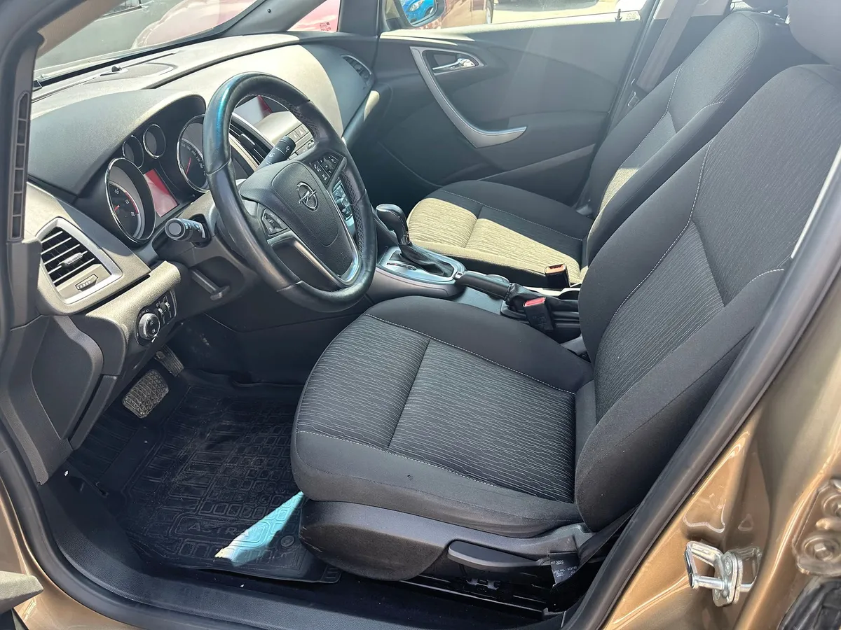 Opel Astra 1.6 Turbo AT (180 л.с.)