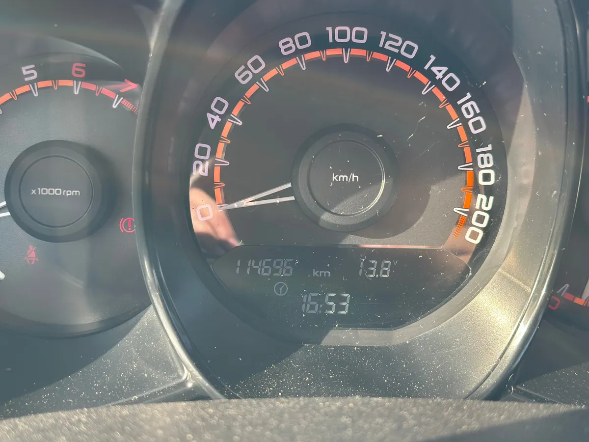 ВАЗ (Lada) Vesta 1.6 MT (106 л.с.)