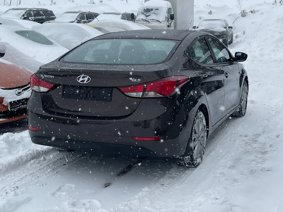 Hyundai Elantra 1.6 AT (132 л.с.)