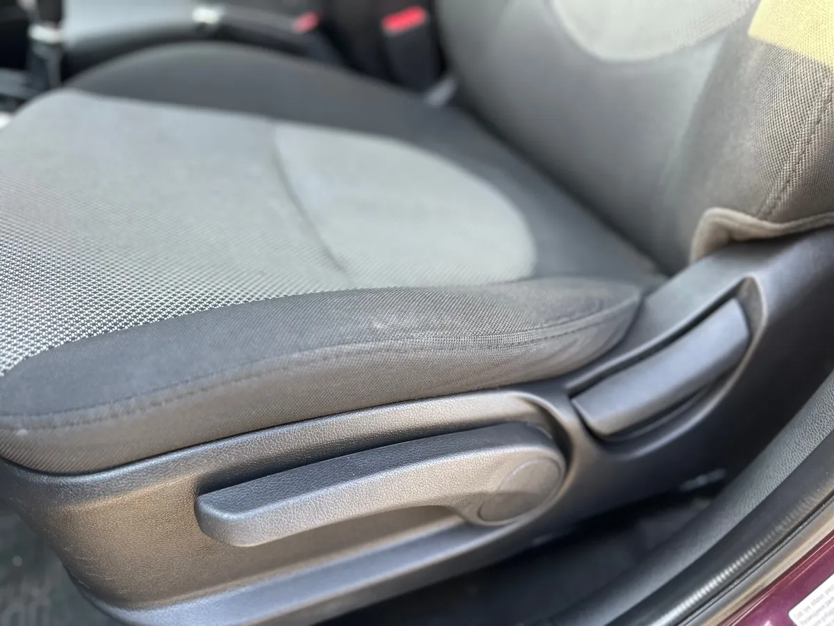Hyundai Solaris 1.6 MT (123 л.с.), 2011 — фото 12