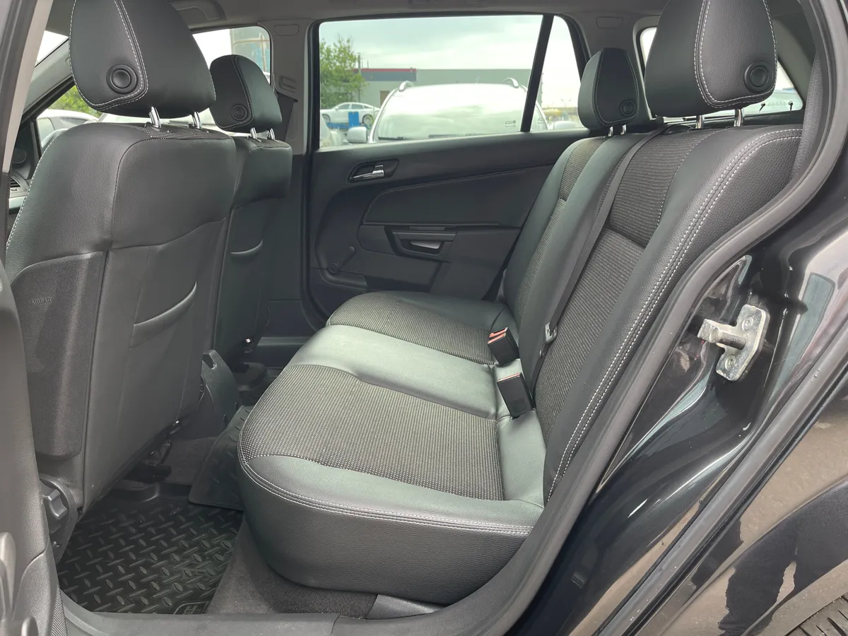 Opel Astra 1.8 MT (140 л.с.), 2012 — фото 12