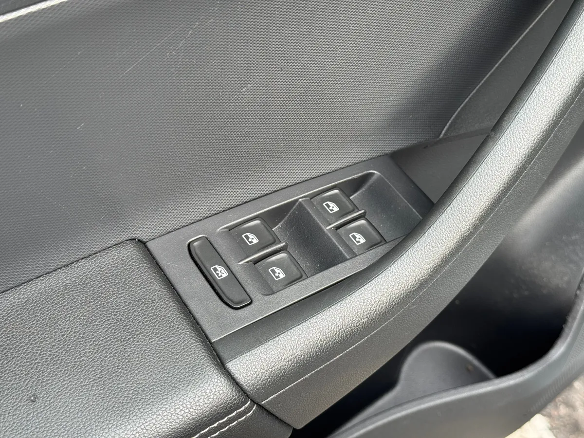 Volkswagen Polo 1.6 MPI MT (110 л.с.)