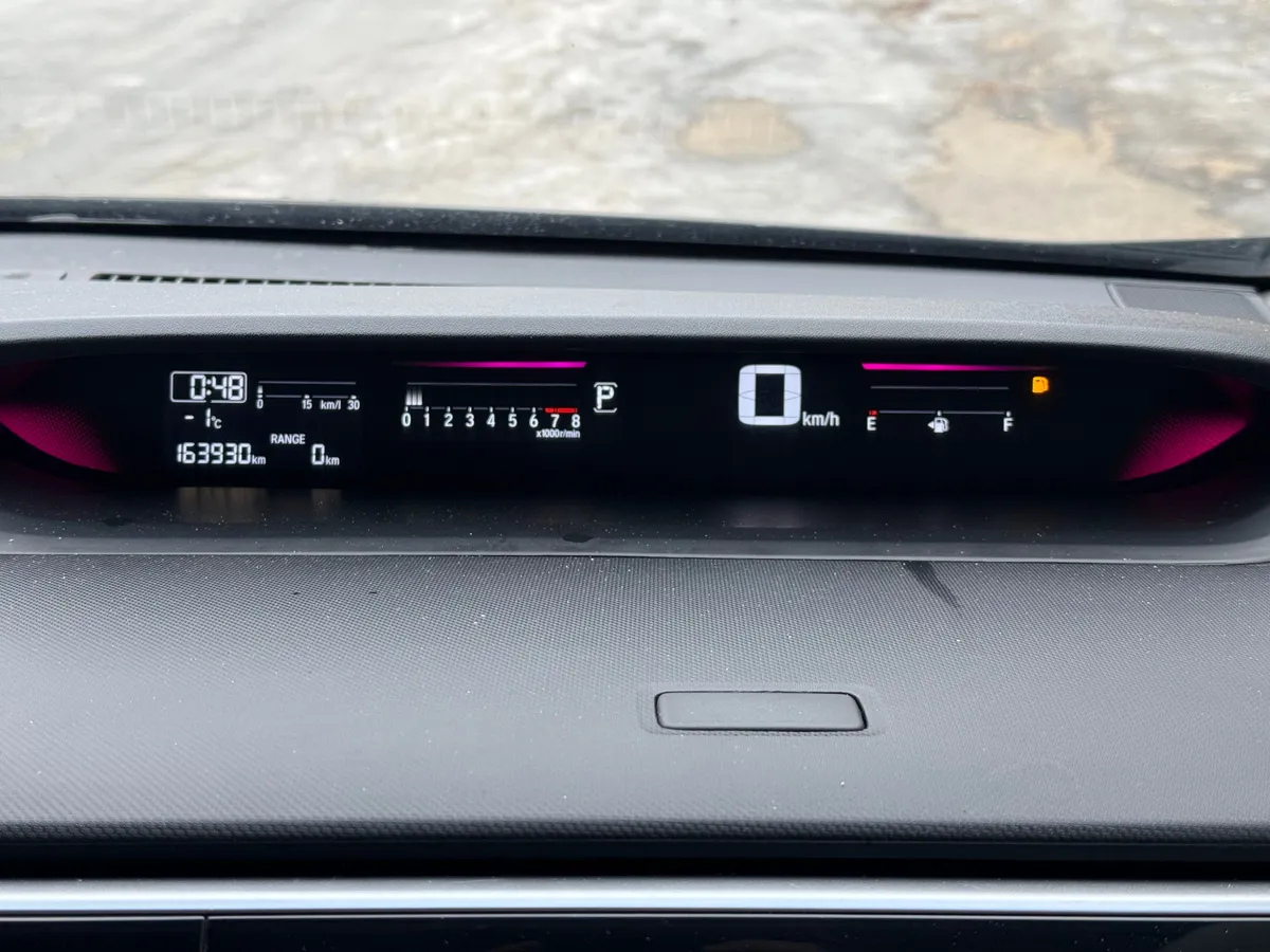 Honda Stepwgn 1.5 AT 4WD (150 л.с.)