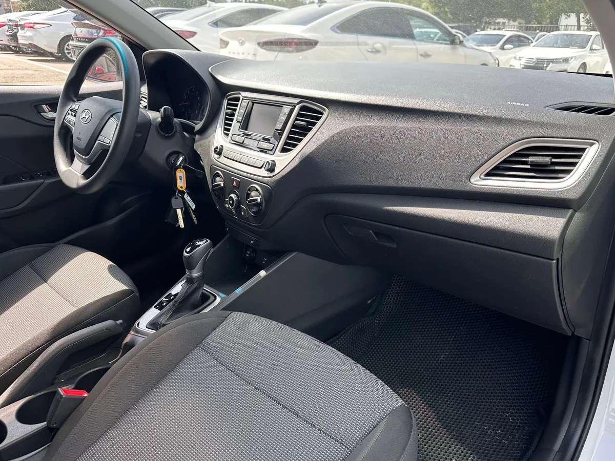Hyundai Solaris 1.6 AT (123 л.с.)