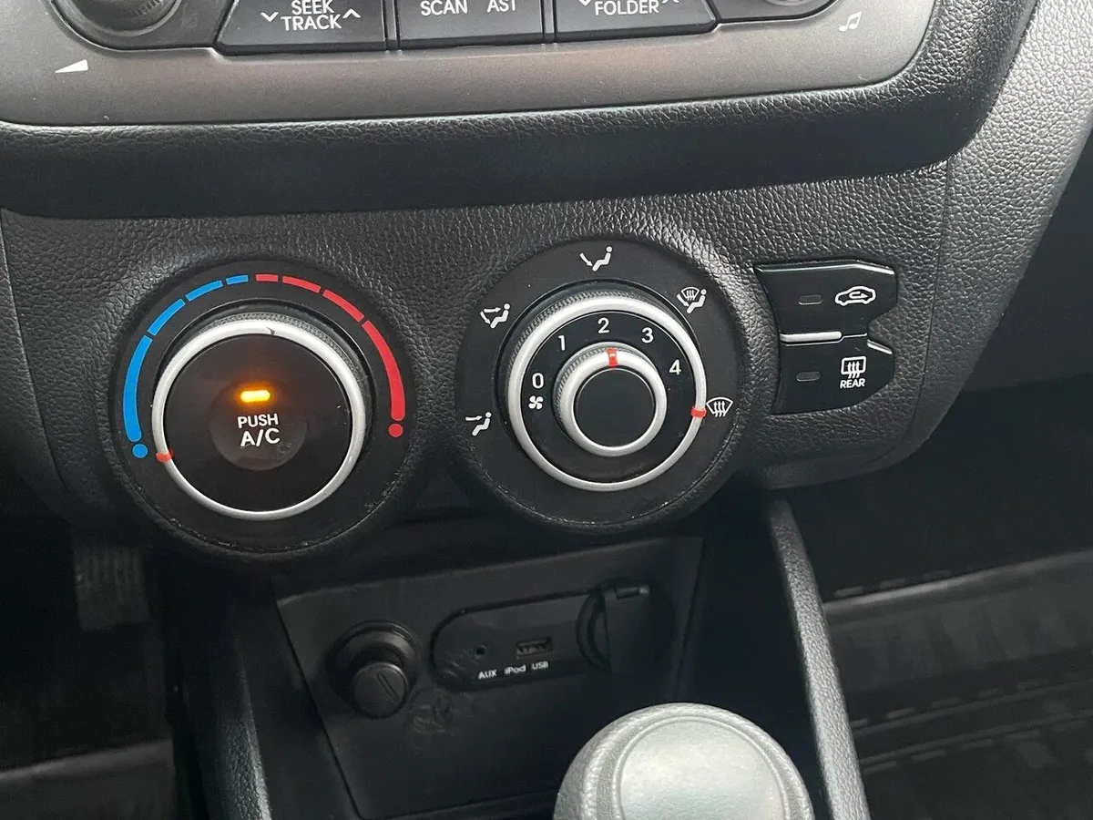 Kia Rio 1.6 AT (123 л.с.), 2013 — фото 10