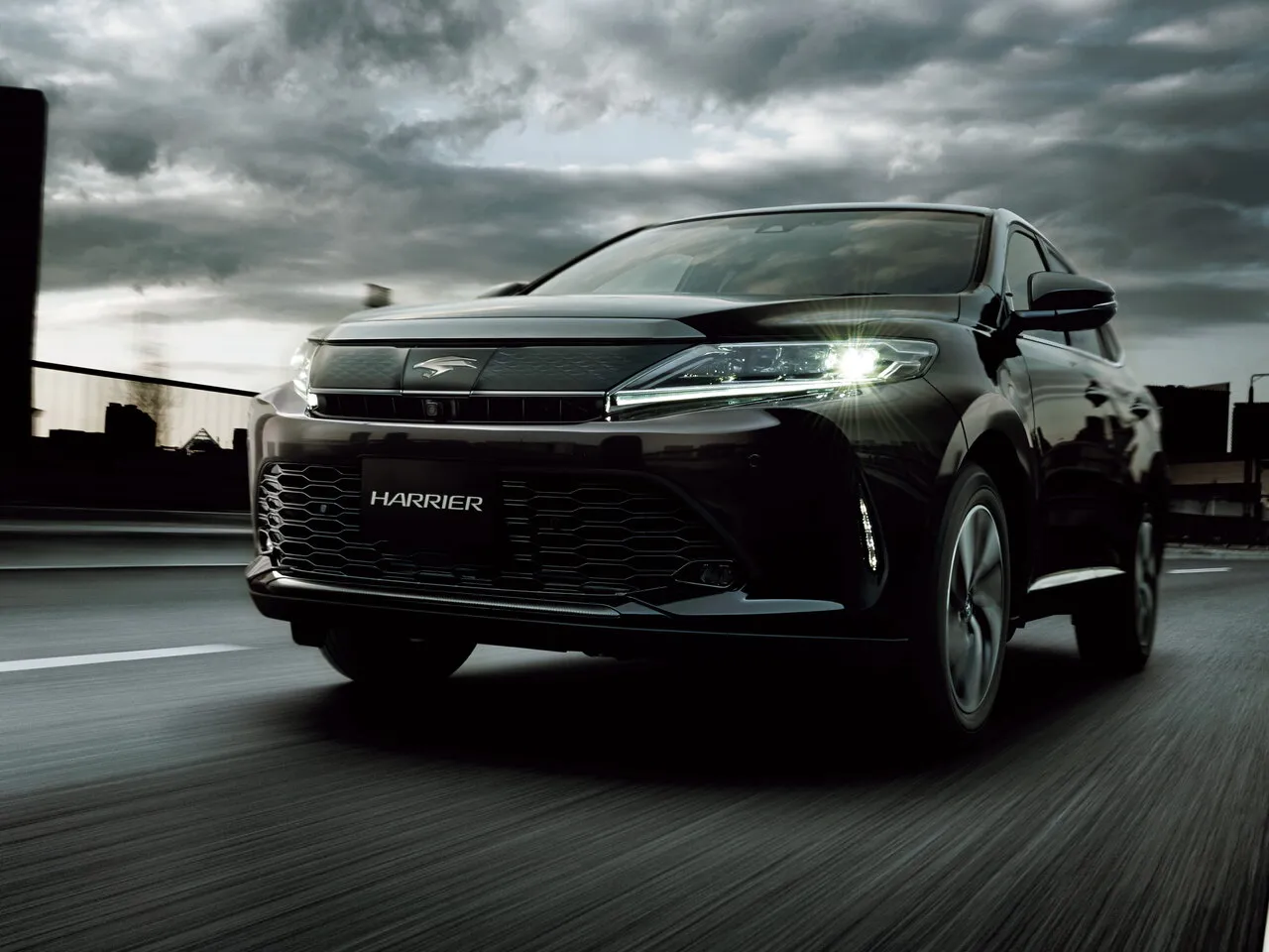 Toyota Harrier 2 AT 4WD (231 л.с.)