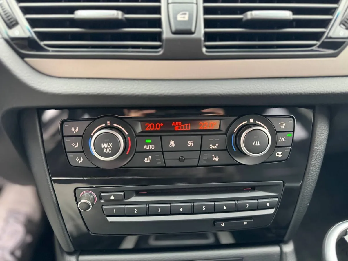 BMW X1 xDrive20i AT (184 л.с.)
