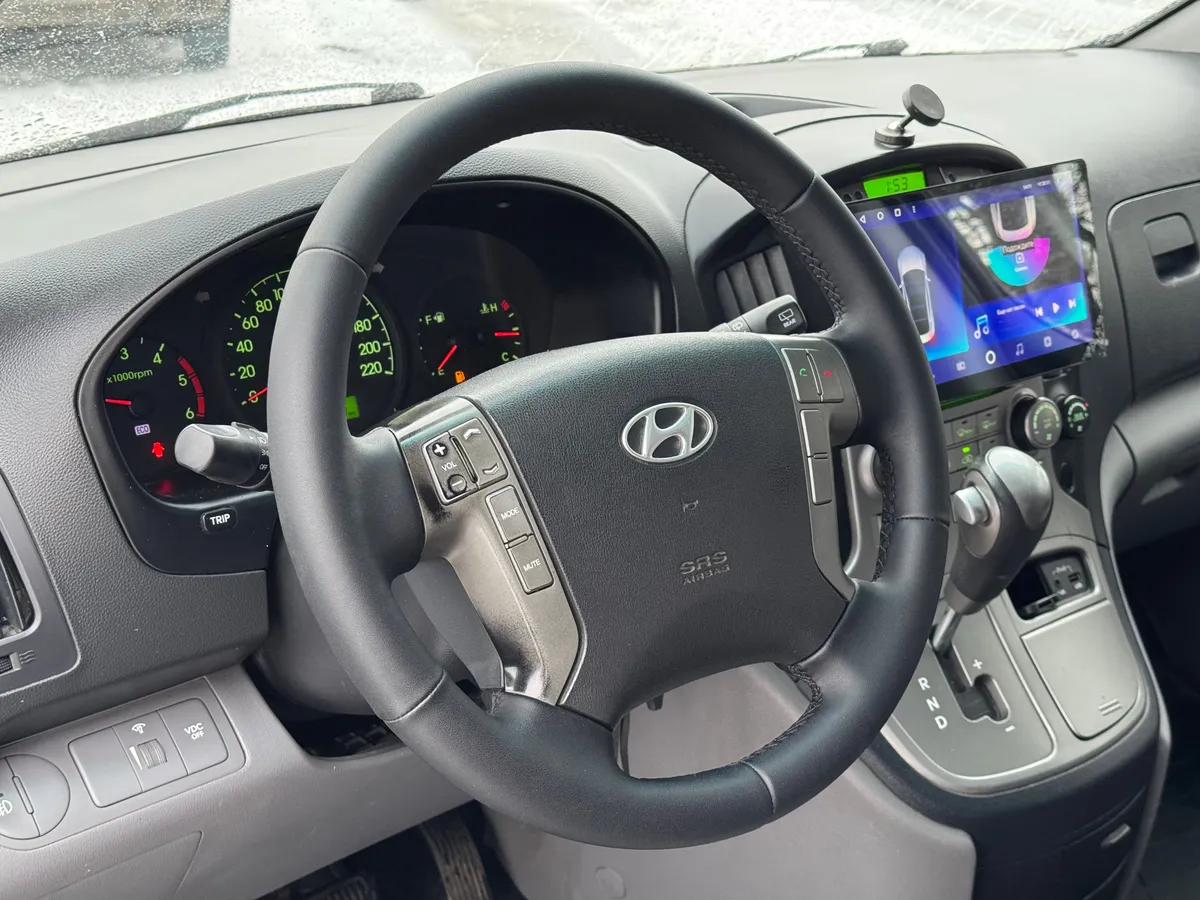 Hyundai Grand Starex 2.5 AT 4WD (145 л.с.)