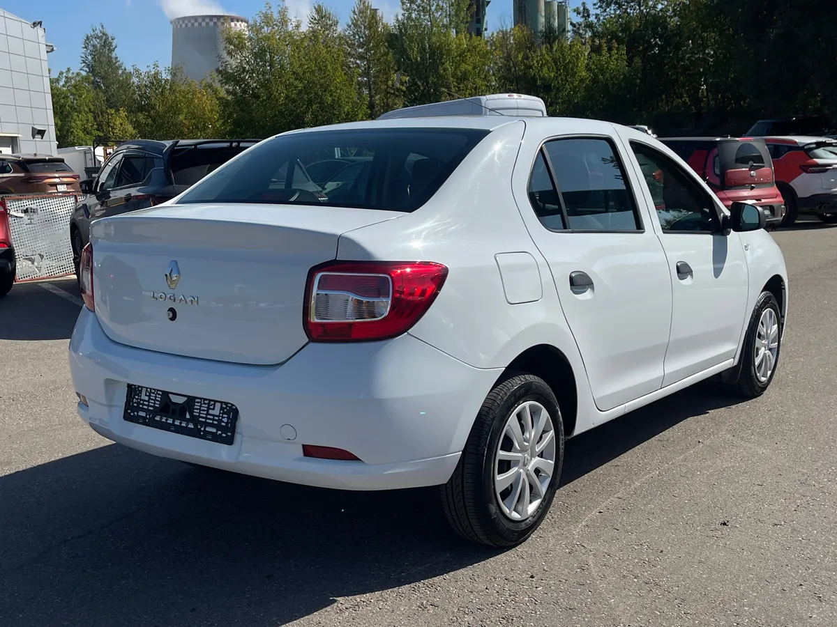 Renault Logan 1.6 MT (82 л.с.), 2021 — фото 4